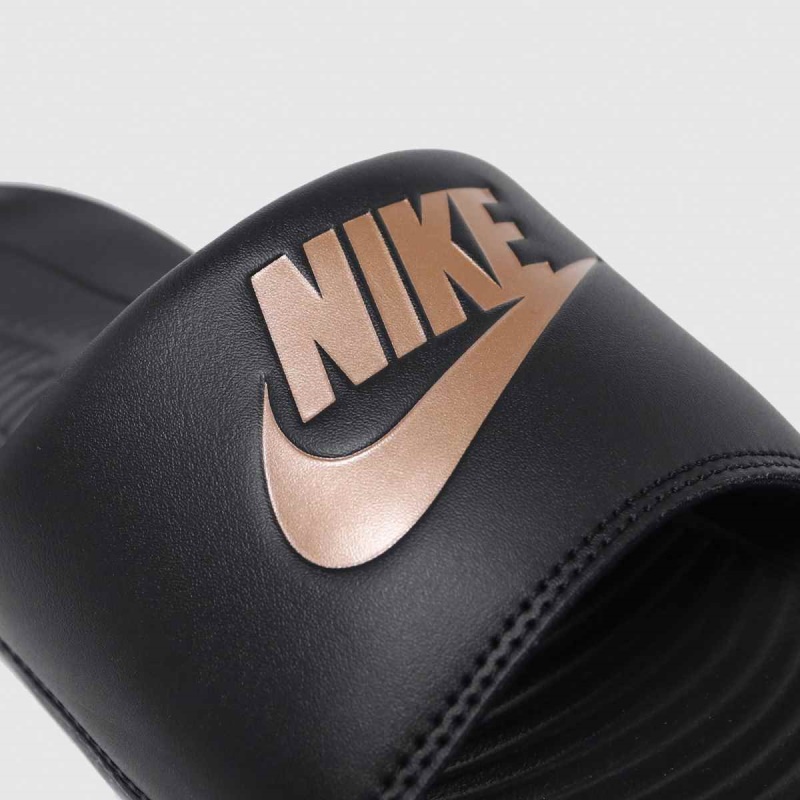 Dr.martens Botas Nike Victori One Sandals Black