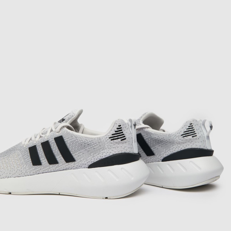 Dr.martens Botas Adidas Swift Run 22 Trainers Blanco-negro