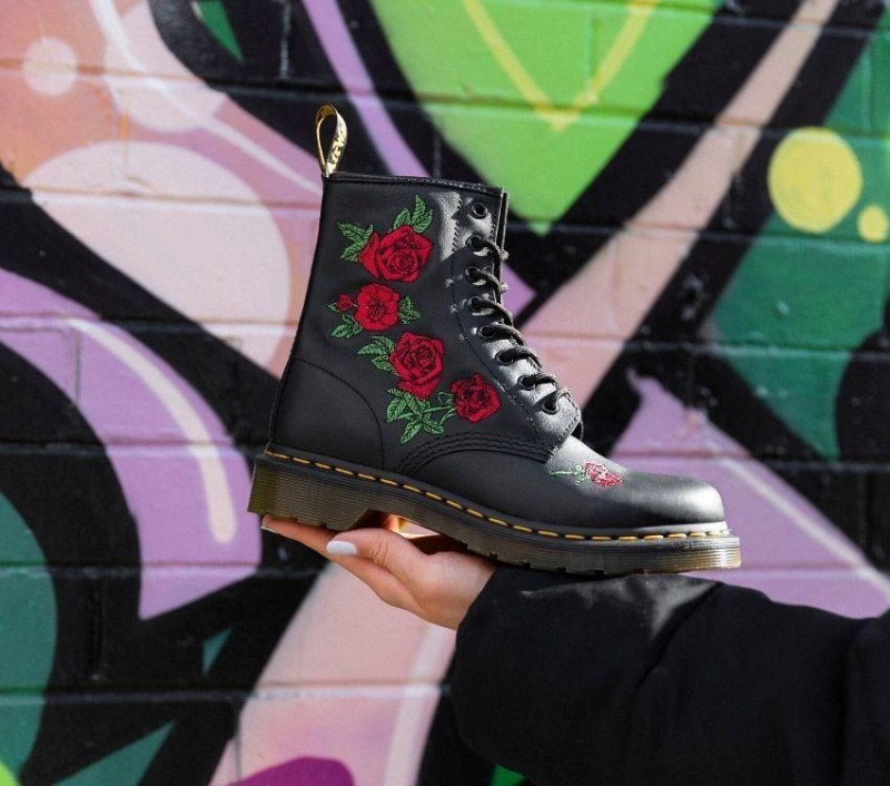 Botas Dr.Martens Softy T 1460 Vonda Negras Con 8 Ojales