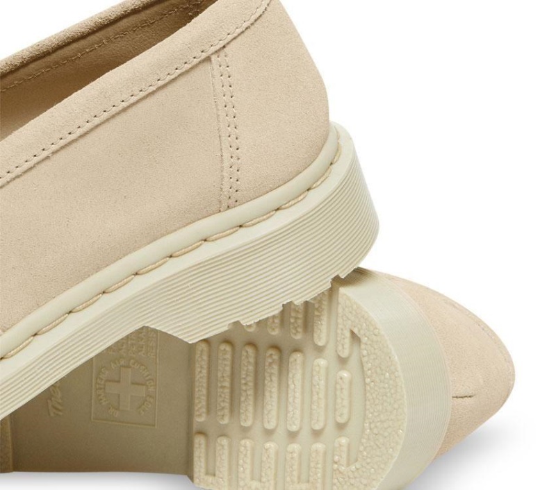 Botas Dr.martens Mocasín Con Borlas Adrian E.h Suede Arena Cálida E.h Suede