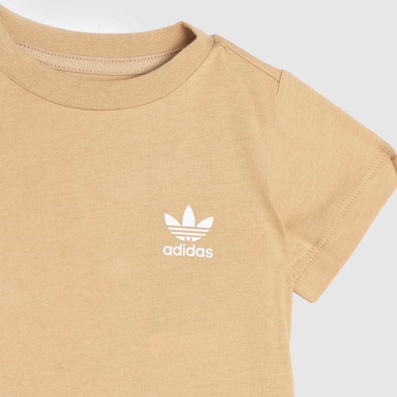 Camiseta Dr.martens Adidas Adicolor Botas De Piedra